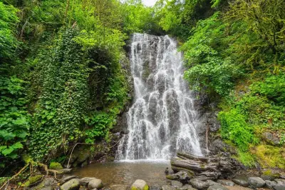 Batoumi : Chutes d'eau, vues montagne et maison du vin d'Adjarie