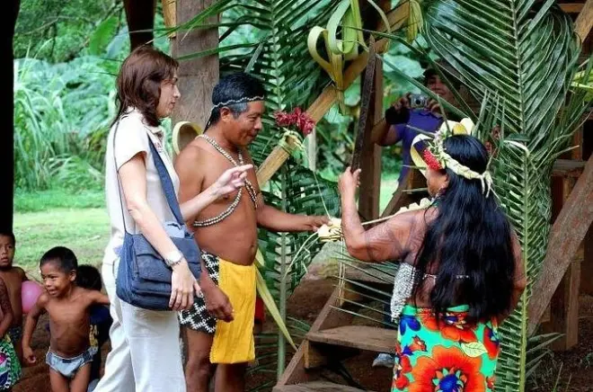 Embera Village tour from Panama City: Private guide, pirogue ride