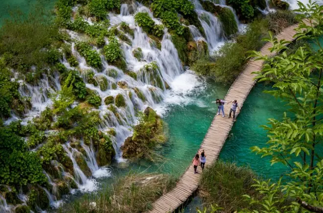 Lacs de Plitvice privés depuis Zadar avec bateau et train inclus