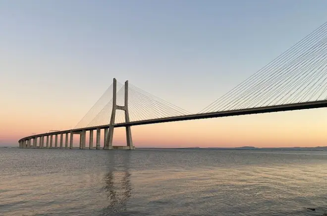Lisbonne : Repas local et visite du Christ Roi aux deux ponts