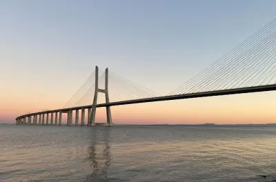 Lisbonne : Repas local et visite du Christ Roi aux deux ponts