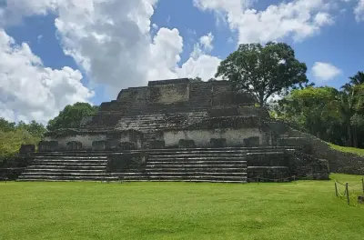 Ruinas mayas de Altun Ha y pesca tu propio almuerzo: Tour privado