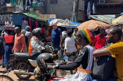 Tour a piedi di Kampala con guida donna: Monumenti e mercati