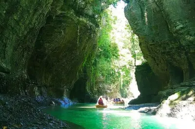 Martvili Canyon & Prometheus-Höhle ab Batumi: Private Führung