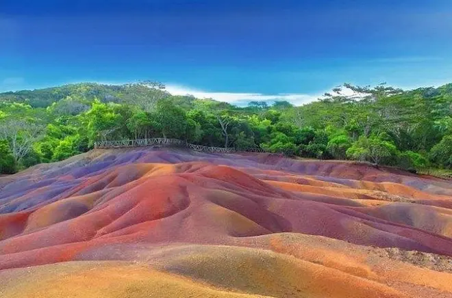 Southwest Mauritius Tour: 7-Coloured Earth & Waterfall