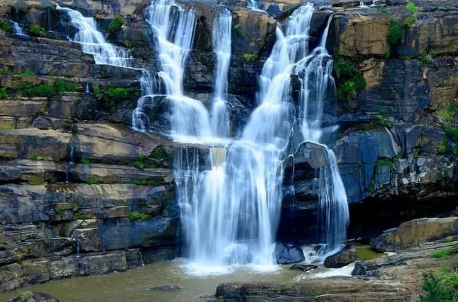 Tour privado de 8 dias pelo Sri Lanka saindo de Colombo com guia