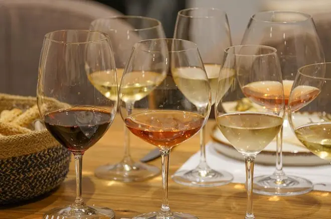 Degustazione vini a Corfù: Sei calici nel centro storico