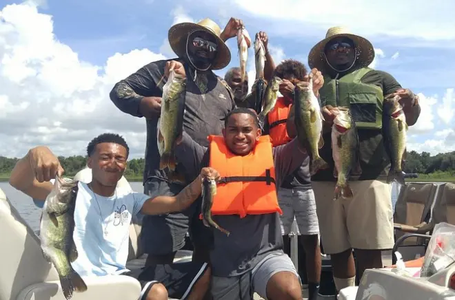 Privater Ponton-Angelcharter am Lake Toho bei Orlando