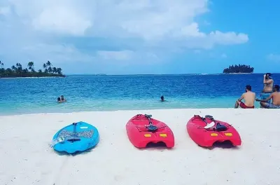 San Blas Islands island hopping mola class with Guna grandmothers