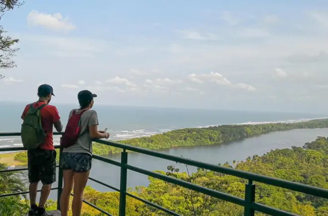 Randonnée Cerro Tortuguero : Sommet du volcan sur la côte caraïbe