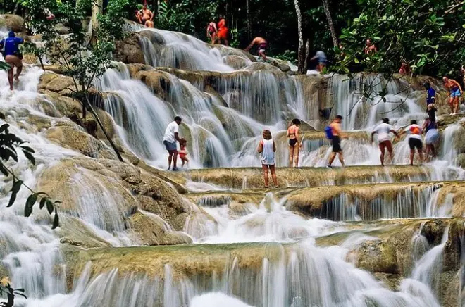 Ocho Rios: Dunn's River Falls Klettern und Einkaufstour