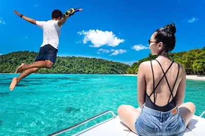Frühe Speedboot-Tour zu den Phi Phi Inseln ab Phuket