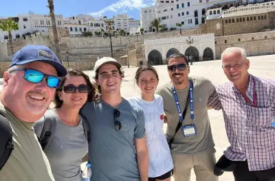 Tour privado de 2 dias por Tânger e Chefchaouen saindo de Málaga
