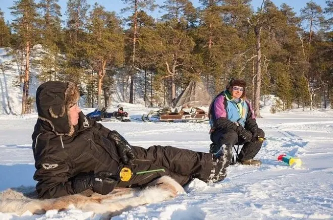 Ice Fishing on Lake Inari from Saariselkä: Reindeer & Lunch