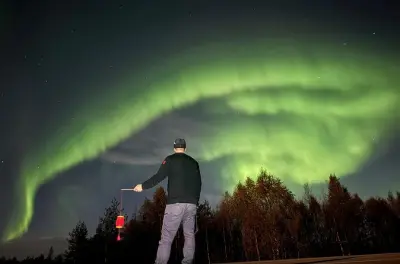 Búsqueda de auroras boreales en Rovaniemi con grupo pequeño