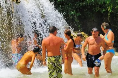 Dunn's River Falls River Tubing: 180 Meter Klettertour & Flussfahrt