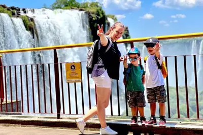 Tour privado en Iguazú: Helicóptero, barco y parque de aves