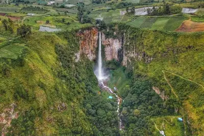 Karo Highlands & Lake Toba Private Tour with Volcanoes