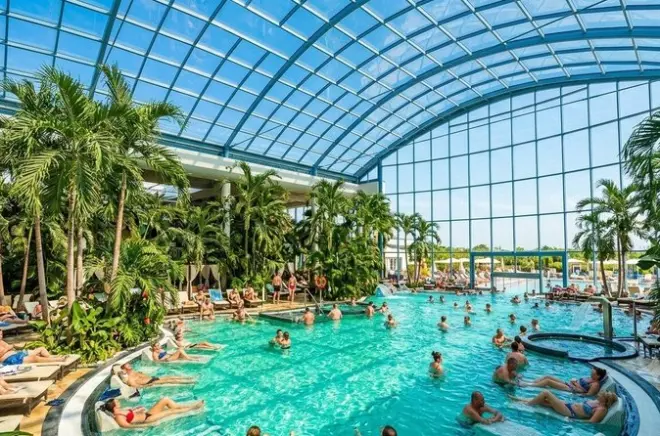 Therme Bucharest Spa Day: Full Access with Private Transfers