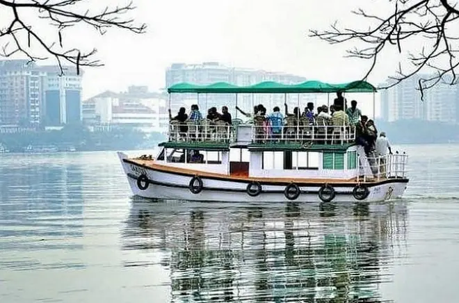 Crucero por el puerto de Kochi y visita privada a Fort Cochin, 7 h