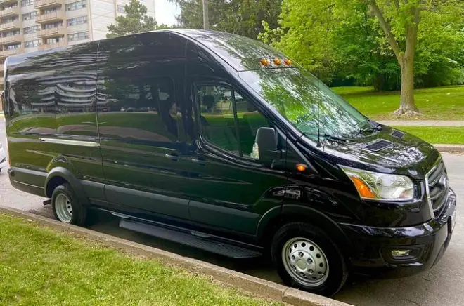 Transfer vom Flughafen Toronto Pearson ins Hotel Toronto: Privatauto