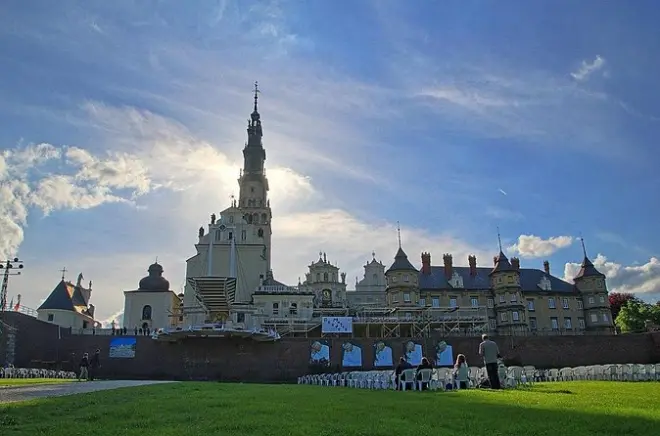 Czestochowa day trip from Warsaw: Black Madonna monastery