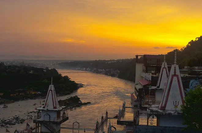 Rishikesh a piedi: Storie del centro e consigli locali