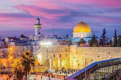 Quatro bairros da Cidade Antiga de Jerusalém saindo de Tel Aviv