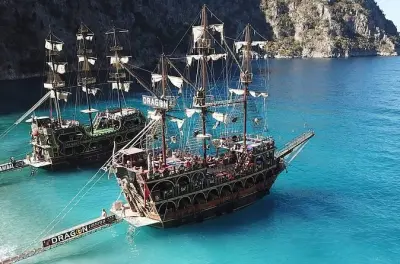Oludeniz Piratenschiff: Blaue Höhle, Schmetterlingstal, Essen