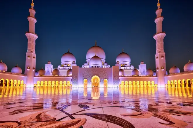 Abu Dhabi: Tour de día completo con mezquita Sheikh Zayed y Louvre