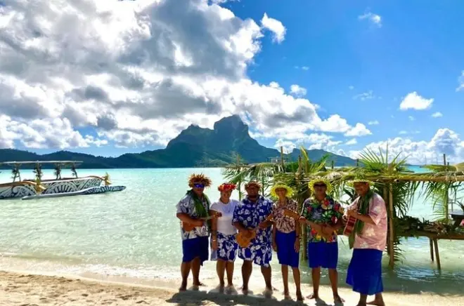 Snorkeling in Bora Bora: Stingrays, Sharks & Coral Gardens