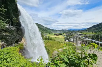 Private Bergen Hardangerfjord tour: Cruise, waterfalls & bridge