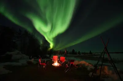 Chasse aux aurores boréales à Yellowknife avec guide