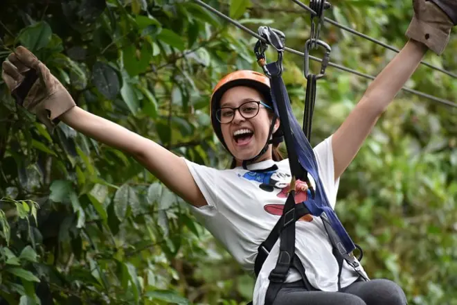 Ziplining in Mindo: 10 cables through cloud forest