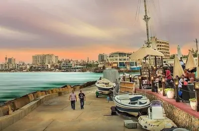 De Cairo a Alexandria: Catacumbas e cidadela em passeio privado