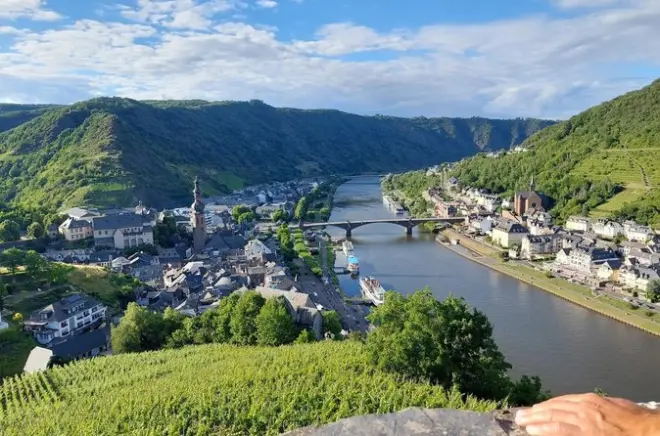 Tour a pé autoguiado em Cochem: Castelo Reichsburg no seu celular