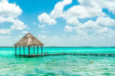 Lagoa de Bacalar e cenotes com saída de Playa del Carmen