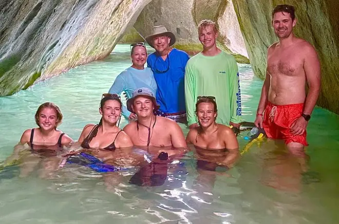 Charter de día completo a The Baths: Yate de 15 m con snorkel