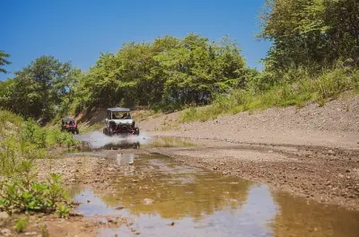 Avventura off-road in Talon tra i sentieri della foresta di Jaco