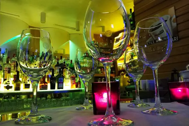 Varna Walking Tour: Wine Tasting & Archaeological Museum