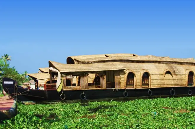 Kerala Backwater Hausbootfahrt privat mit Mittagessen