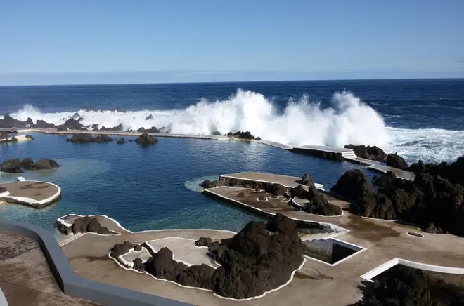 Jeep privado en Madeira: Costa oeste, piscinas naturales y meseta