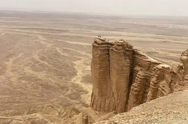 Edge of the World tour from Riyadh: Private Jeep or SUV