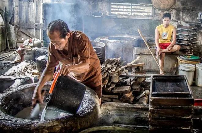 Borobudur village tour: Pottery, batik and tofu making