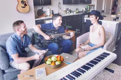 Nashville Songwriter Experience: Write your own Song
