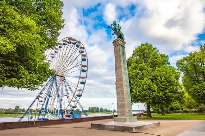 Tour privato a Düsseldorf con guida locale: Luoghi storici