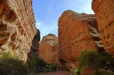 Private Hiking Tour: Pingshanhu Grand Canyon & Horse Hoof Temple