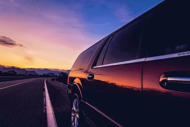 Privater Flughafentransfer zu Hotels in Cabo Zone 3: Fahrer erwartet Sie draußen