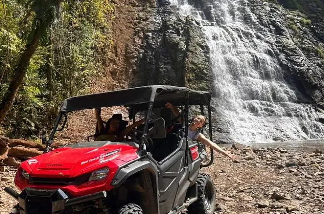 Jaco 4x4: Nuoto alla cascata e pranzo nella foresta pluviale