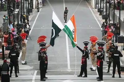 Wagah Border Flag Ceremony & Shalimar Gardens Private Tour